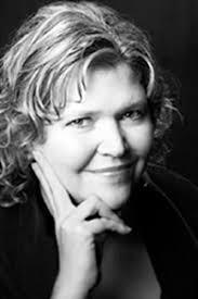 Deidre Knight photo